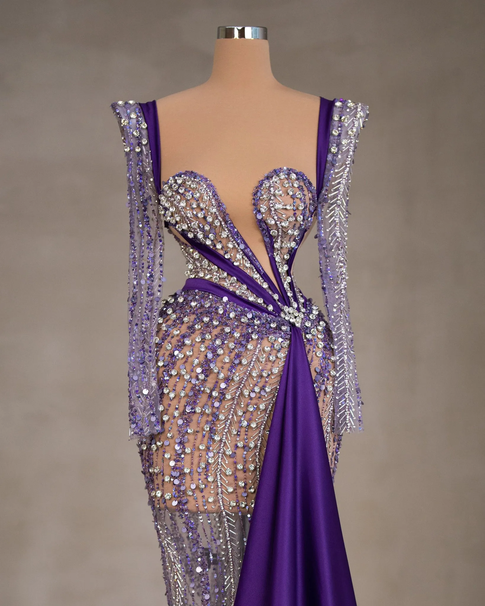 Crescéntia Purple Dress with Stones and Side Cape