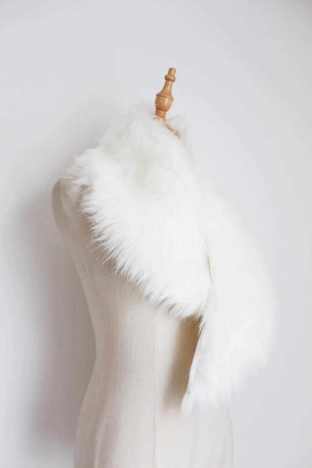 FAUX FUR COLLAR WRAP WHITE