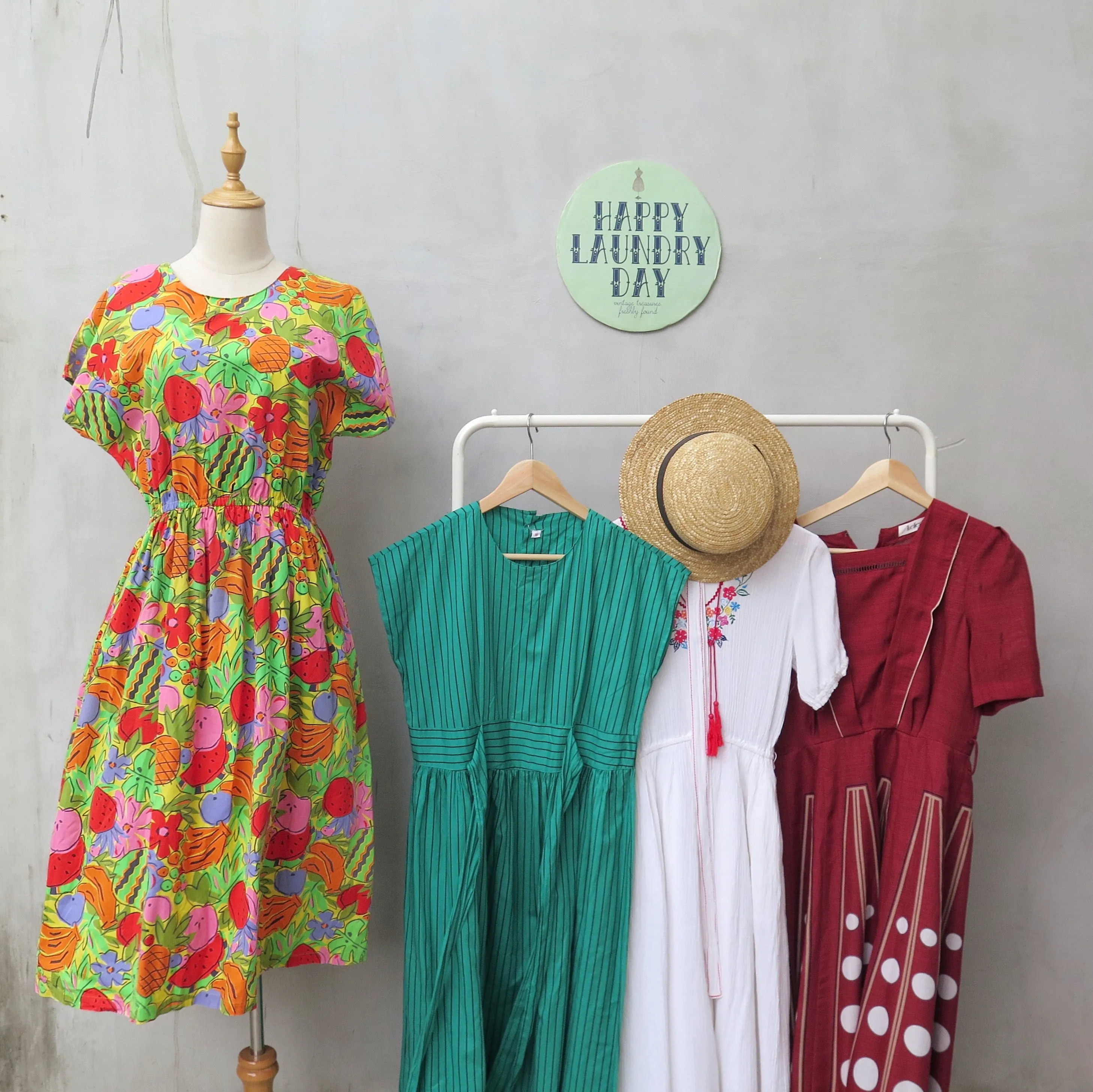 Must Have | Sashya | Vintage 1980s fun tropical fruit pina colada fruitti tutti colourful print dress