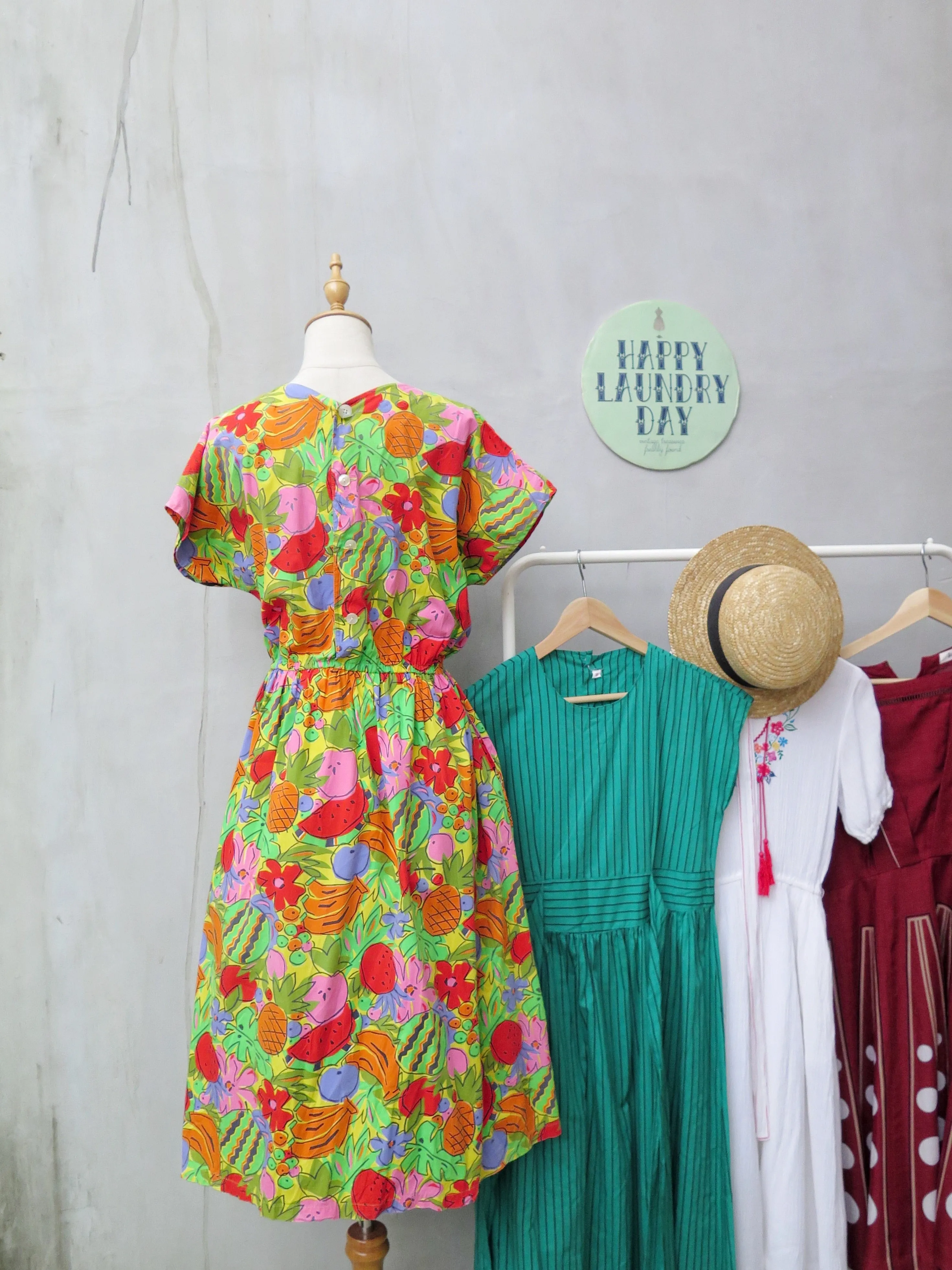 Must Have | Sashya | Vintage 1980s fun tropical fruit pina colada fruitti tutti colourful print dress