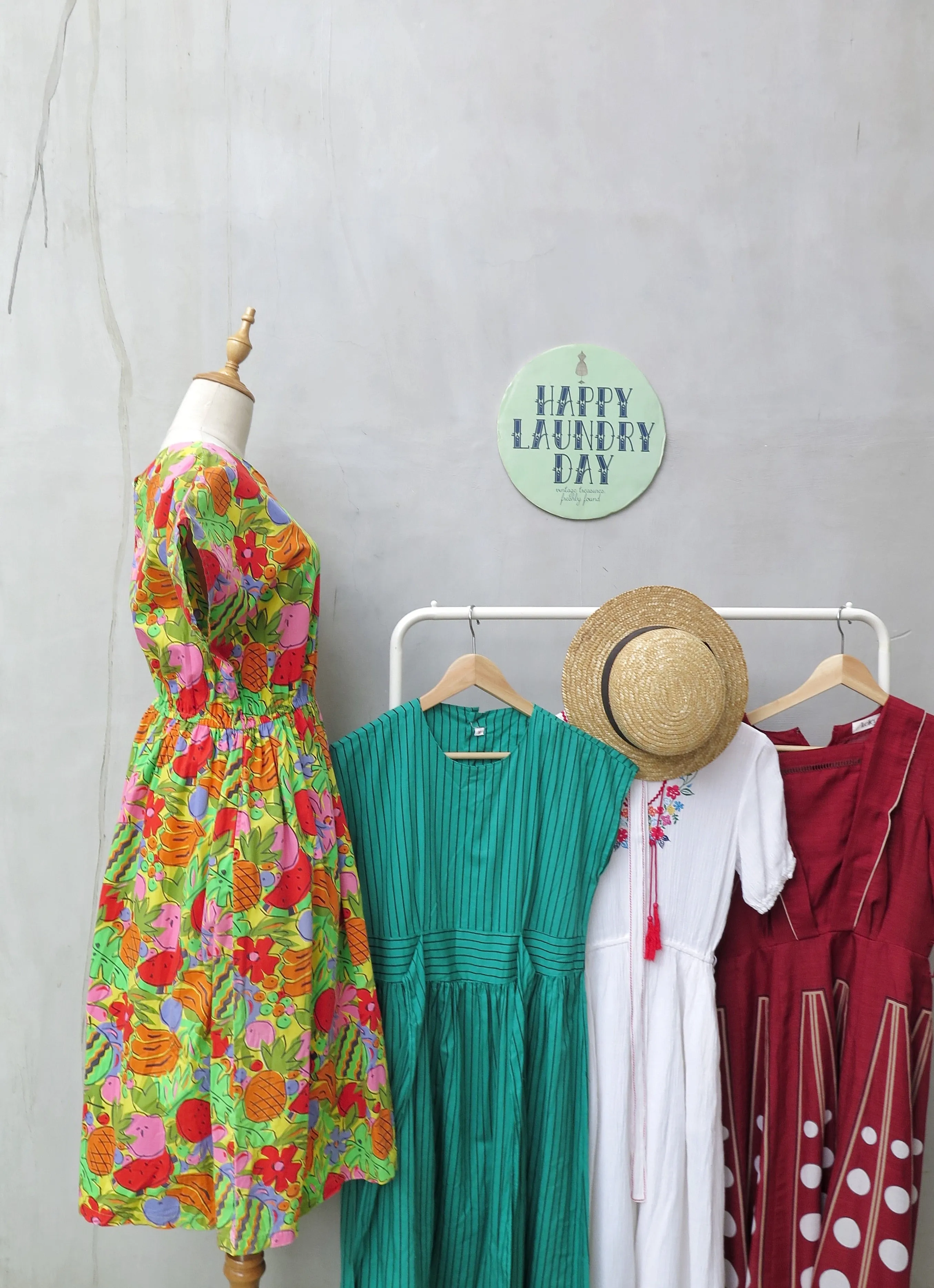 Must Have | Sashya | Vintage 1980s fun tropical fruit pina colada fruitti tutti colourful print dress