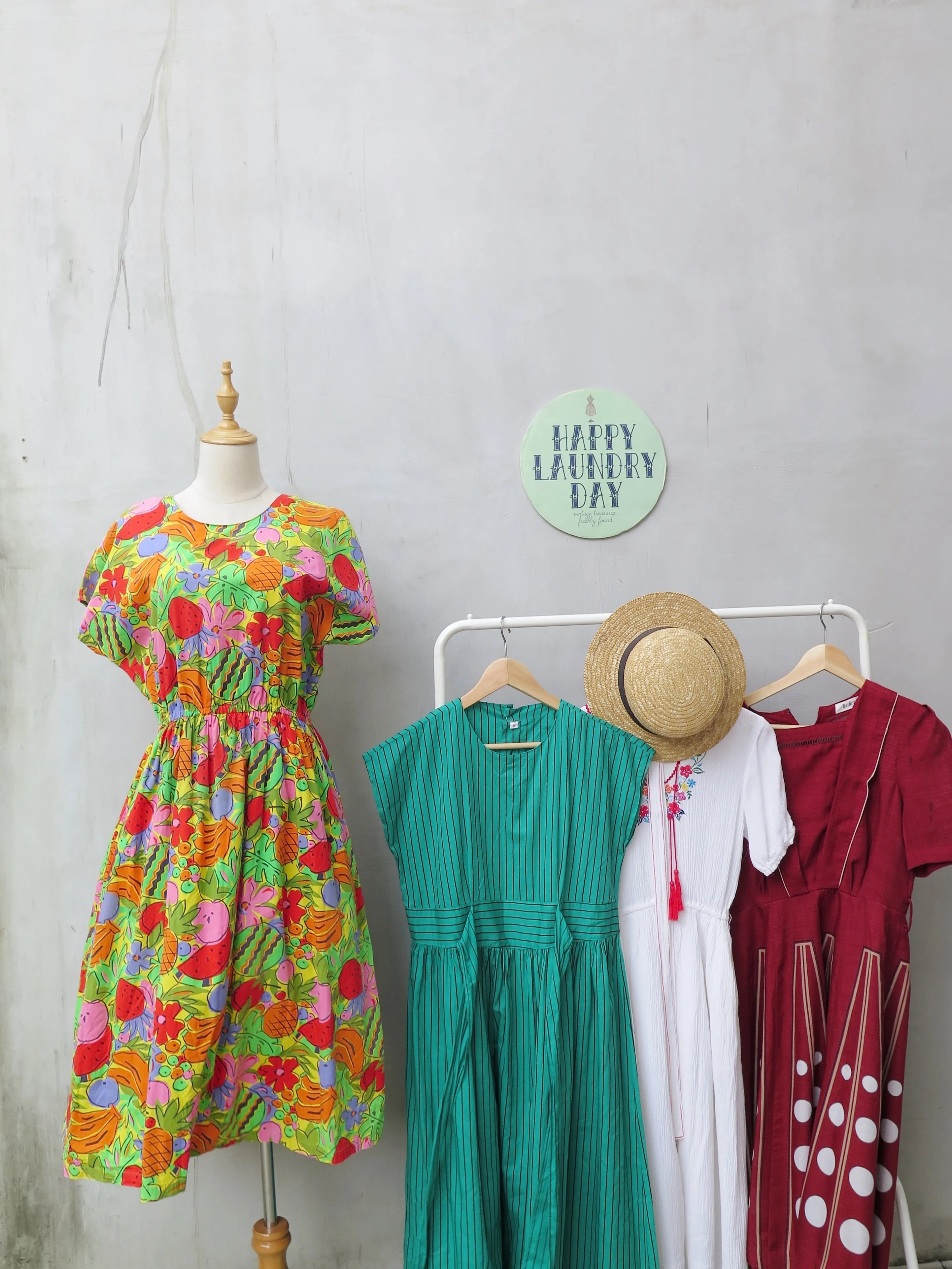 Must Have | Sashya | Vintage 1980s fun tropical fruit pina colada fruitti tutti colourful print dress