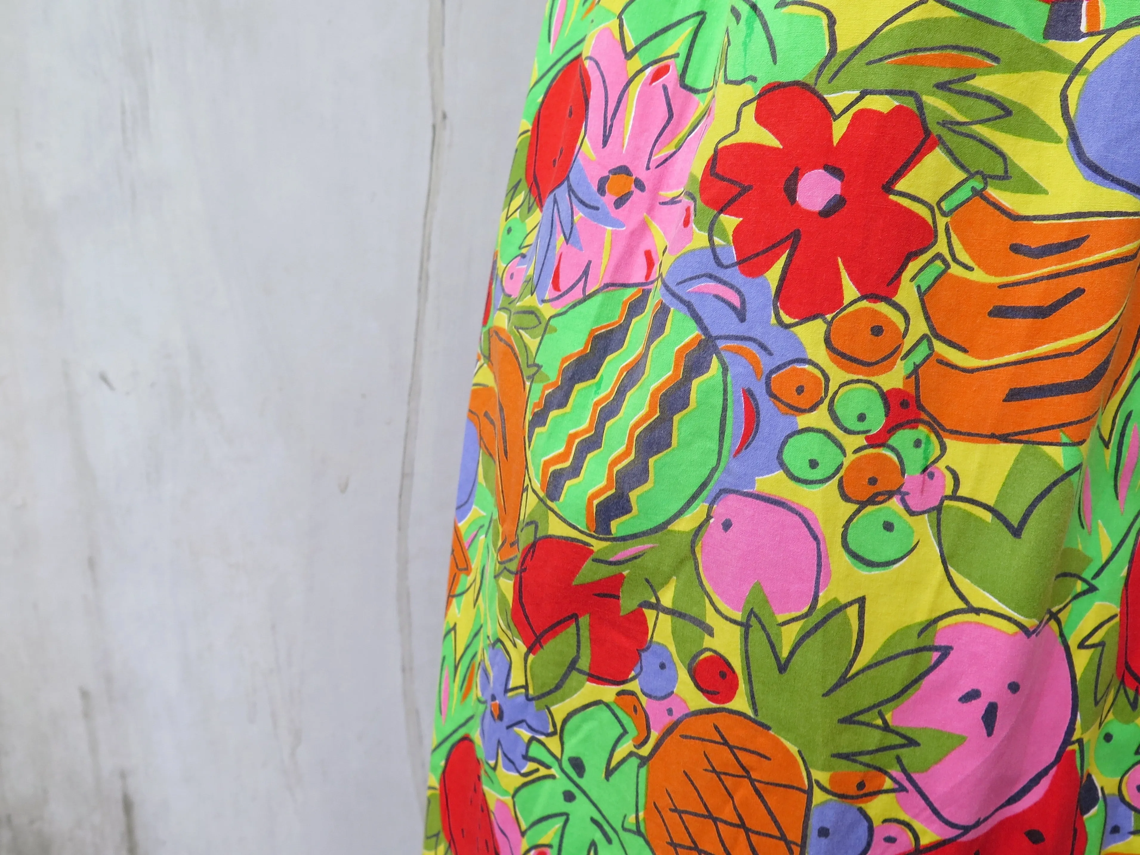 Must Have | Sashya | Vintage 1980s fun tropical fruit pina colada fruitti tutti colourful print dress