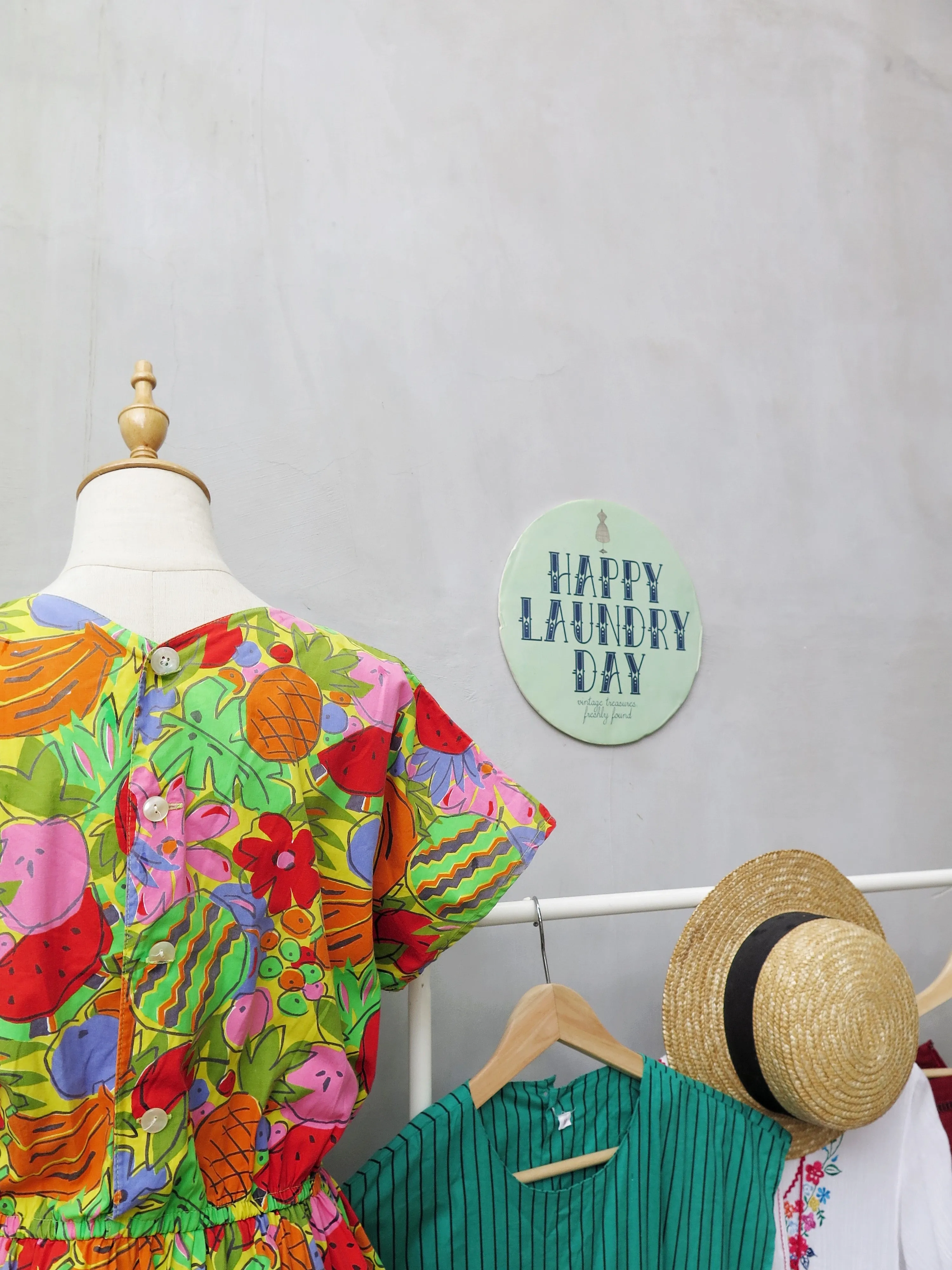 Must Have | Sashya | Vintage 1980s fun tropical fruit pina colada fruitti tutti colourful print dress